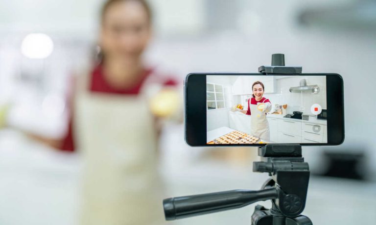 Food Brands Eye Social Commerce Despite Disappointing Results
